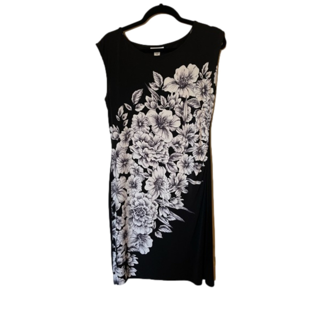 Great for an outdoor cocktail party, Jaclyn Smith, floral dress size medium